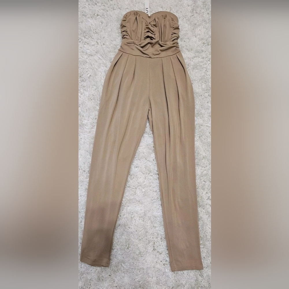 Chic Tan Pleated Trousers